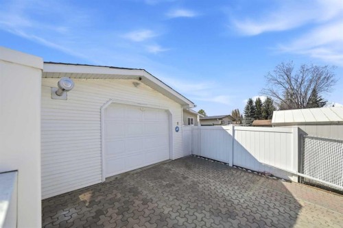 6 Sydney Close, Red Deer, AB - Outdoor With Exterior