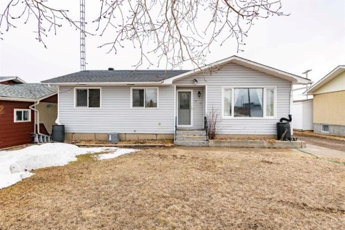5005 53 Street, Castor, AB - Outdoor