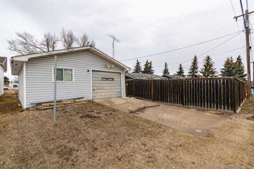 5005 53 Street, Castor, AB - Outdoor