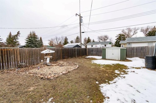 5005 53 Street, Castor, AB - Outdoor