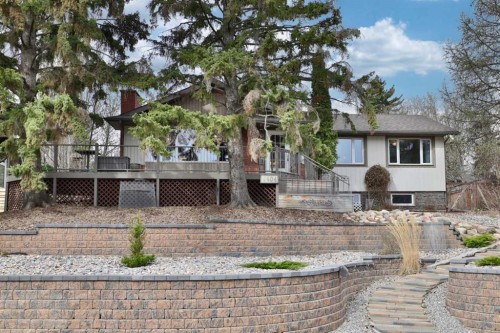 4404 52 Street  Camrose, AB T4V 1T7
