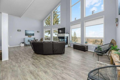 19 Lakeview Drive, Rochon Sands, AB - Indoor Photo Showing Living Room With Fireplace
