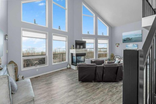 19 Lakeview Drive, Rochon Sands, AB - Indoor Photo Showing Living Room