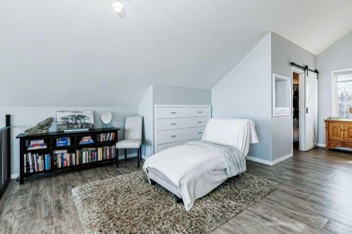 19 Lakeview Drive, Rochon Sands, AB - Indoor Photo Showing Bedroom