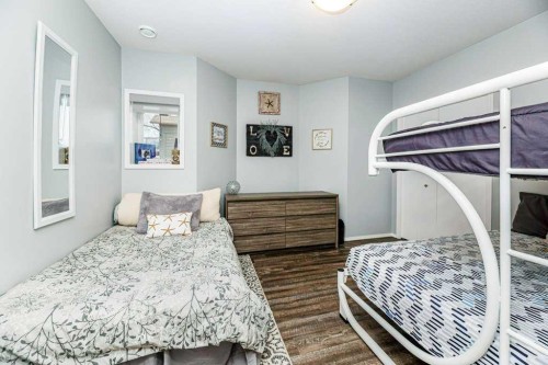 19 Lakeview Drive, Rochon Sands, AB - Indoor Photo Showing Bedroom