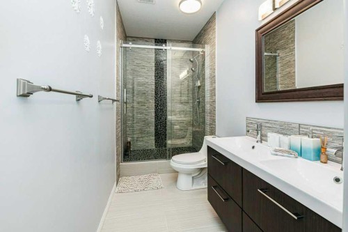 19 Lakeview Drive, Rochon Sands, AB - Indoor Photo Showing Bathroom