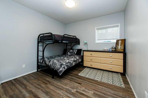 19 Lakeview Drive, Rochon Sands, AB - Indoor Photo Showing Bedroom