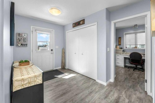 19 Lakeview Drive, Rochon Sands, AB - Indoor Photo Showing Other Room