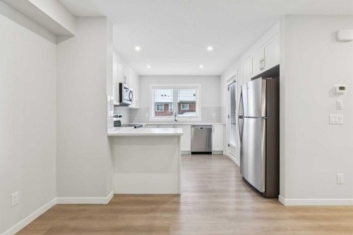 505-135 Mahogany Parade Se, Calgary, AB - Indoor Photo Showing Kitchen