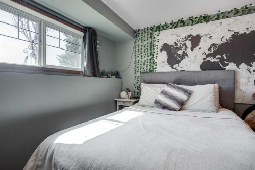 43 Inkster Close, Red Deer, AB - Indoor Photo Showing Bedroom