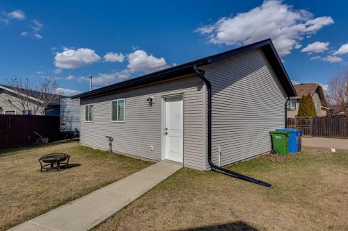 43 Inkster Close, Red Deer, AB - Outdoor