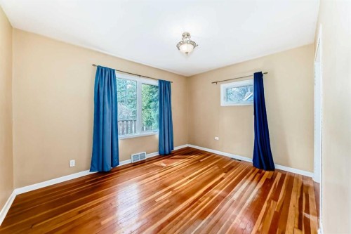 5309 42A Avenue, Red Deer, AB - Indoor Photo Showing Other Room