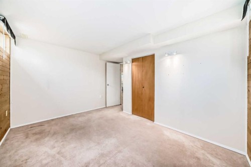 5309 42A Avenue, Red Deer, AB - Indoor Photo Showing Other Room