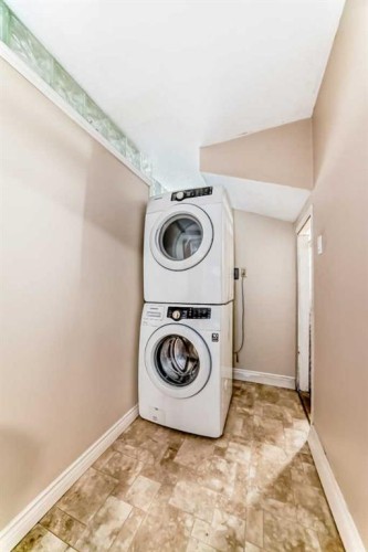 5309 42A Avenue, Red Deer, AB - Indoor Photo Showing Laundry Room