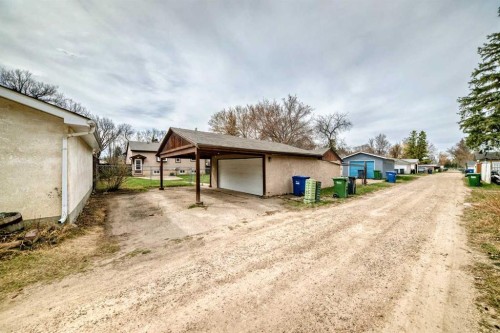 5309 42A Avenue, Red Deer, AB - Outdoor