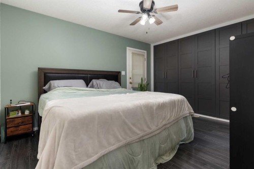 6122 32 Avenue, Camrose, AB - Indoor Photo Showing Bedroom