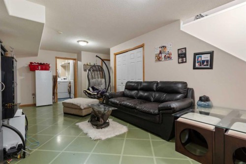 6122 32 Avenue, Camrose, AB - Indoor