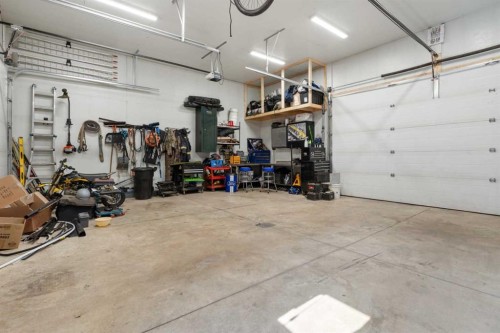 6122 32 Avenue, Camrose, AB - Indoor Photo Showing Garage