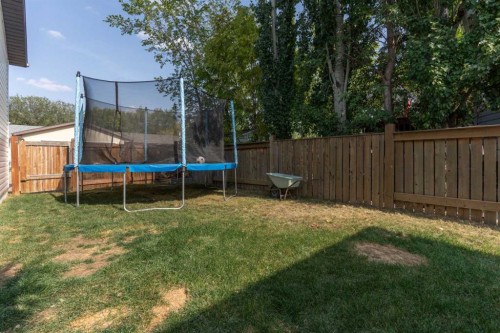 6122 32 Avenue, Camrose, AB - Outdoor