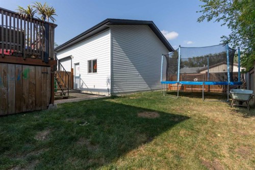 6122 32 Avenue, Camrose, AB - Outdoor