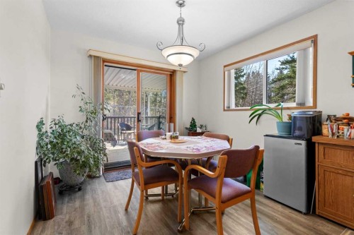 27-2821 Botterill Crescent, Red Deer, AB - Indoor Photo Showing Dining Room