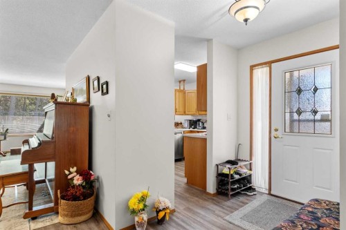 27-2821 Botterill Crescent, Red Deer, AB - Indoor Photo Showing Other Room