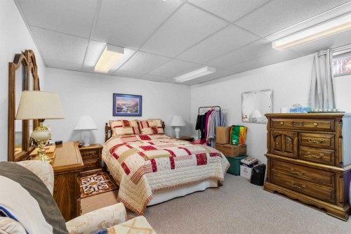 27-2821 Botterill Crescent, Red Deer, AB - Indoor Photo Showing Bedroom