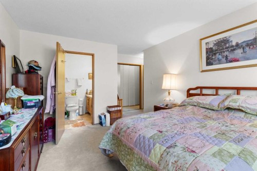 27-2821 Botterill Crescent, Red Deer, AB - Indoor Photo Showing Bedroom
