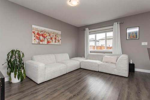 67 Thomlison Avenue, Red Deer, AB - Indoor Photo Showing Living Room