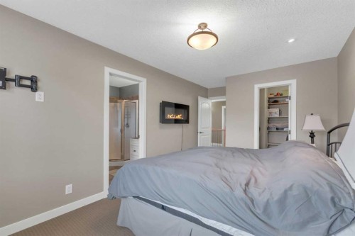 18 Shaw Close, Red Deer, AB - Indoor Photo Showing Bedroom