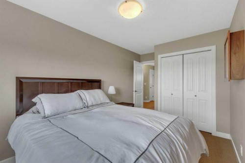 18 Shaw Close, Red Deer, AB - Indoor Photo Showing Bedroom