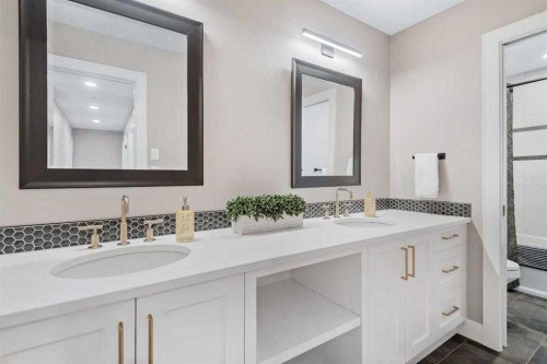57 Larratt Close, Red Deer, AB - Indoor Photo Showing Bathroom