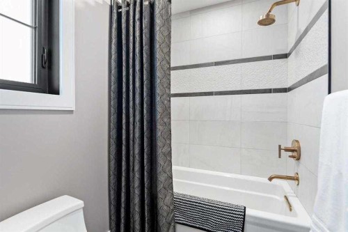 57 Larratt Close, Red Deer, AB - Indoor Photo Showing Bathroom