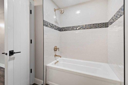 57 Larratt Close, Red Deer, AB - Indoor Photo Showing Bathroom