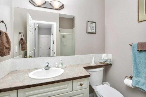 10-32 Dowler Street, Red Deer, AB - Indoor Photo Showing Bathroom