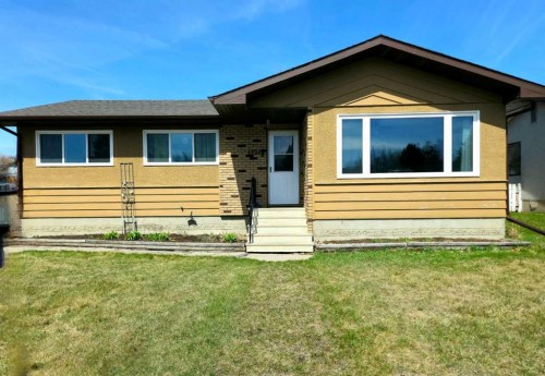 4924 39 Street  Innisfail, AB T4G 1J2