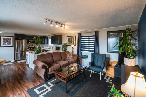 16 Main Street, Edberg, AB - Indoor Photo Showing Living Room