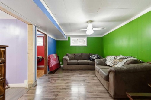 4820 48 Avenue, Innisfail, AB - Indoor