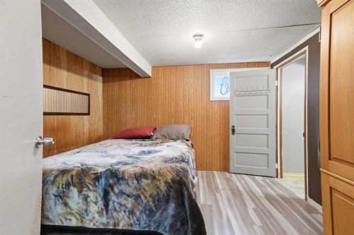4820 48 Avenue, Innisfail, AB - Indoor