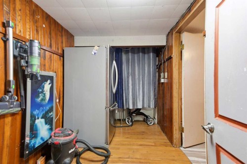 4820 48 Avenue, Innisfail, AB - Indoor Photo Showing Other Room