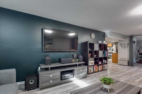 5616 55 Avenue, Lacombe, AB - Indoor