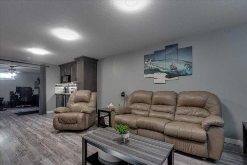 5616 55 Avenue, Lacombe, AB - Indoor Photo Showing Living Room