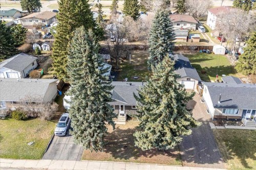 5616 55 Avenue, Lacombe, AB - Outdoor