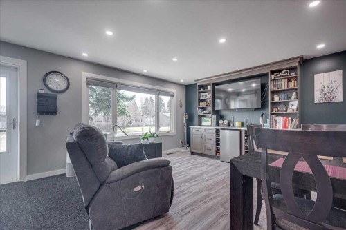 5616 55 Avenue, Lacombe, AB - Indoor
