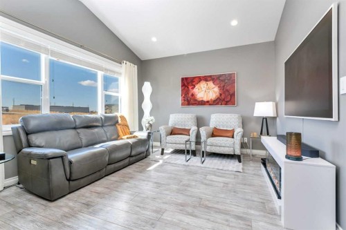 11 Craig Road, Sylvan Lake, AB - Indoor Photo Showing Living Room