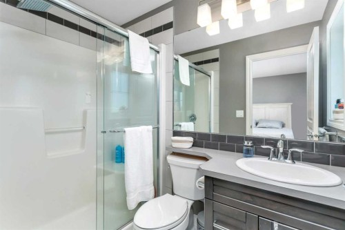 11 Craig Road, Sylvan Lake, AB - Indoor Photo Showing Bathroom
