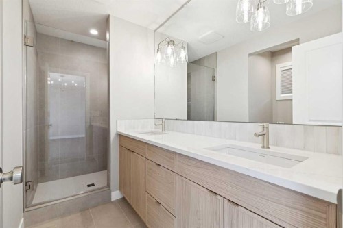413 Shawnee Terrace Sw, Calgary, AB - Indoor Photo Showing Bathroom