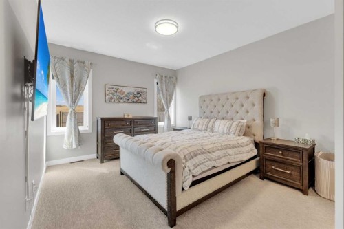 31 Vanson Close, Sylvan Lake, AB - Indoor Photo Showing Bedroom