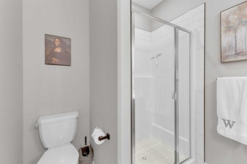 31 Vanson Close, Sylvan Lake, AB - Indoor Photo Showing Bathroom
