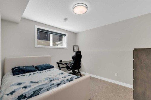 31 Vanson Close, Sylvan Lake, AB - Indoor Photo Showing Bedroom
